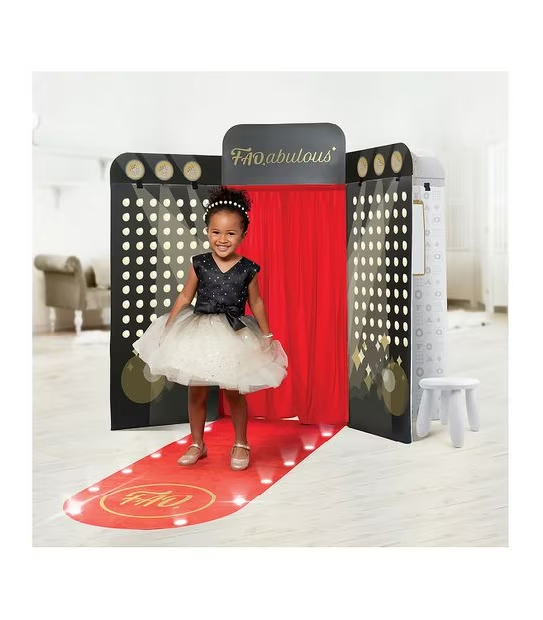 FAO Schwarz Style Runway 4-sided Fashion Show Playset ages 3+