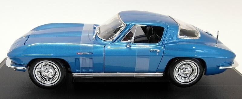 Maisto 1965 Chevrolet Corvette Metallic Blue 1:18 Size Diecast Car