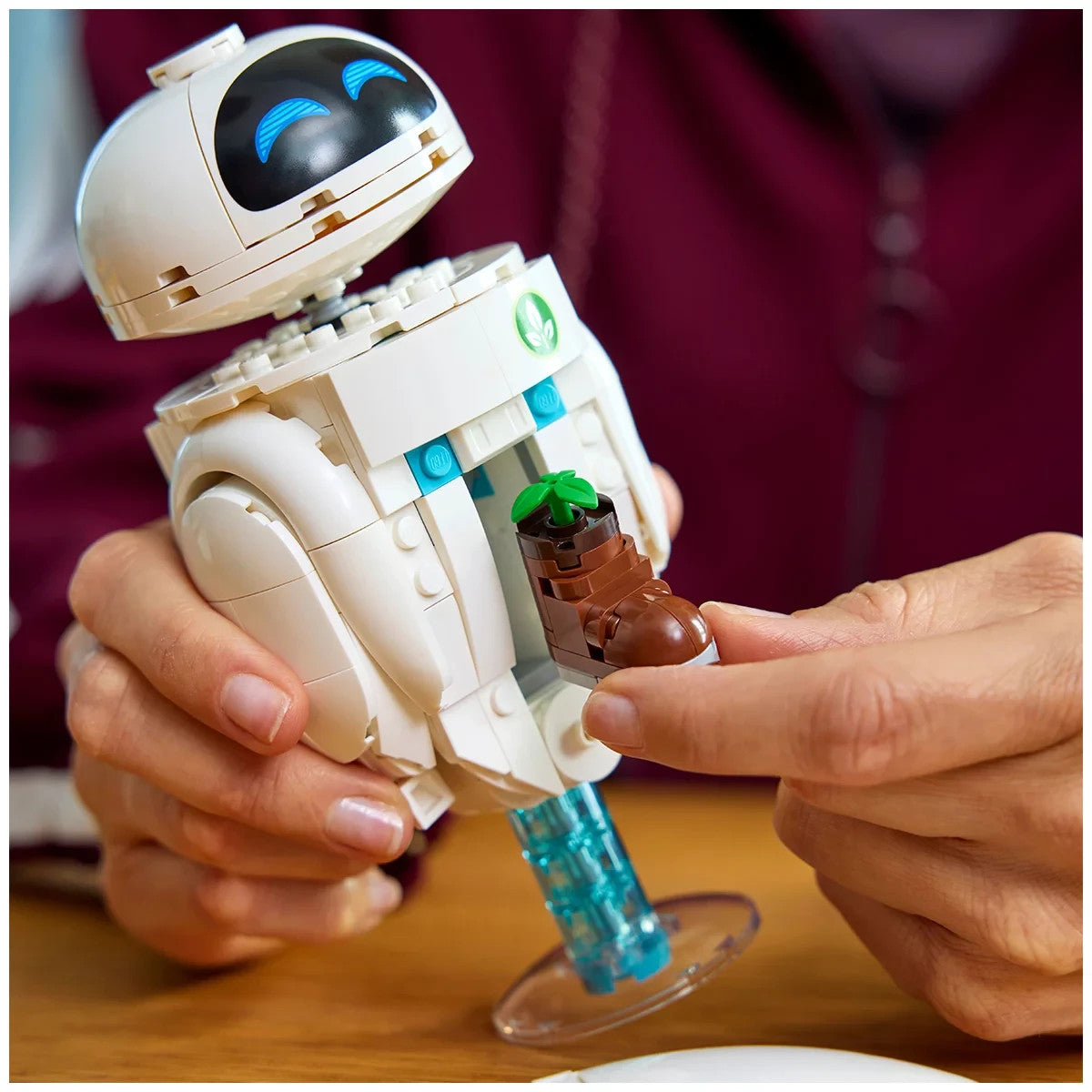 LEGO Disney Pixar 43279 WALL-E & EVE