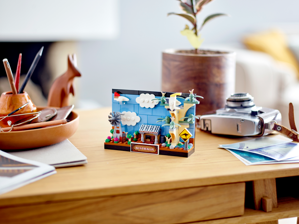 LEGO Creator 40651 Australia Postcard Aussie Post Card Cockatoo Kangaroo Outback