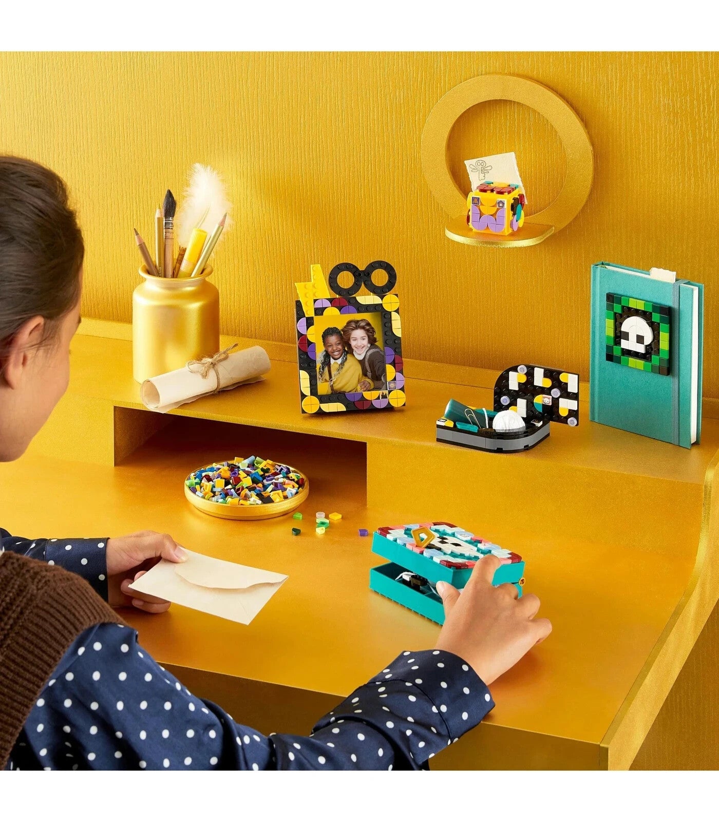 LEGO DOTS 41811 Harry Potter: Hogwarts Desktop Kit