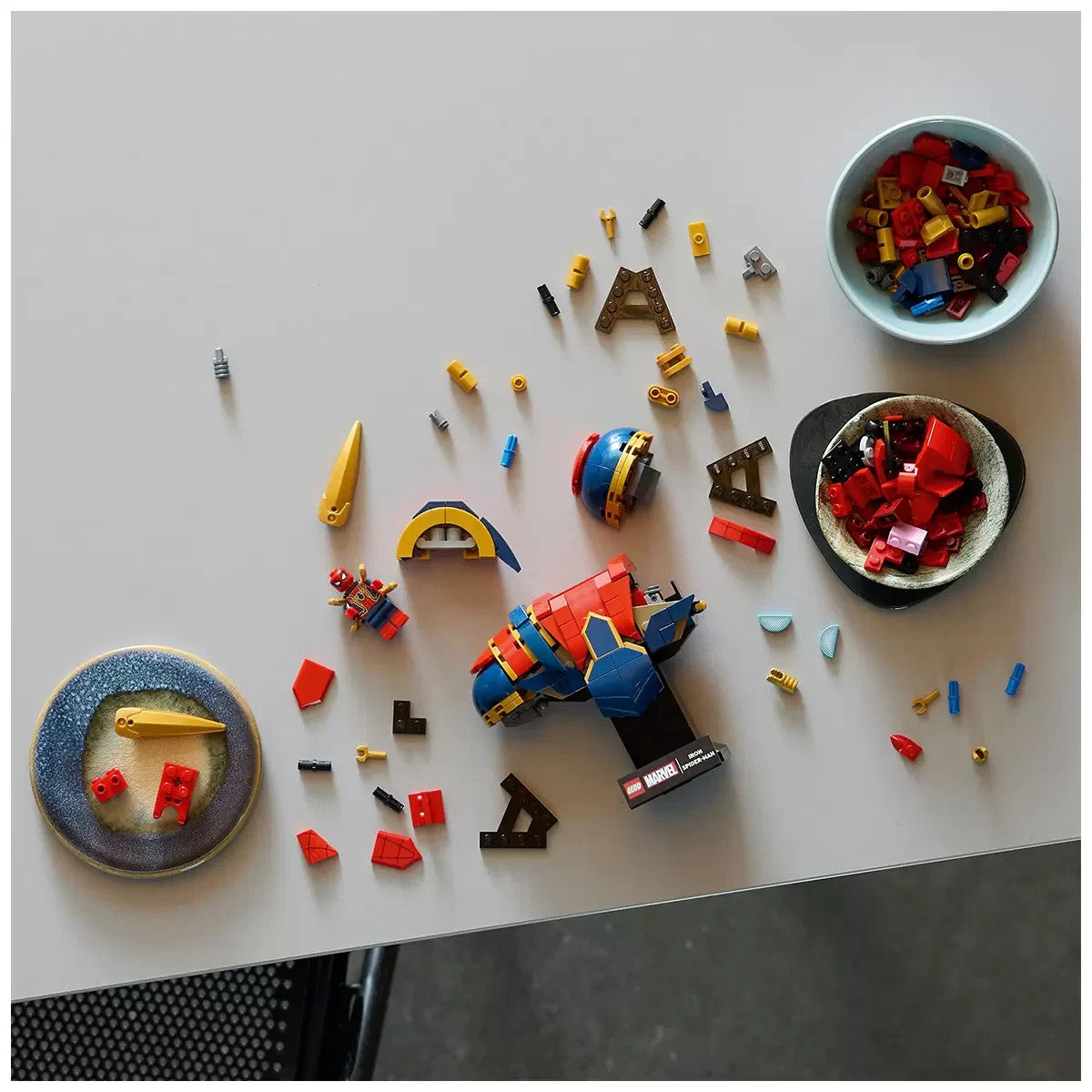 LEGO Marvel Iron Spider-Man Bust 76326