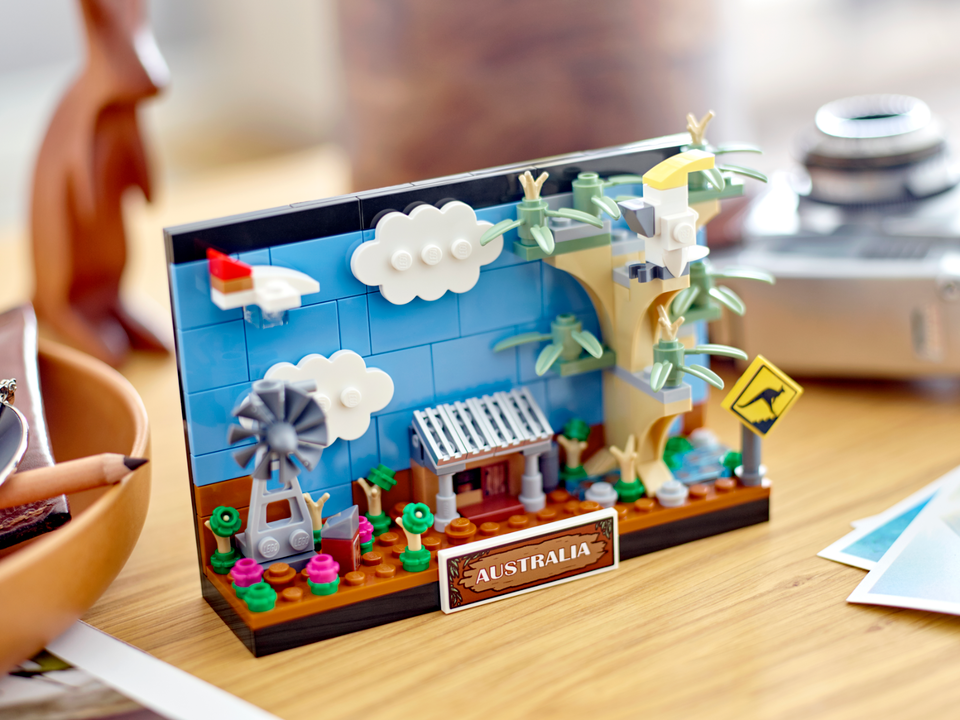 LEGO Creator 40651 Australia Postcard Aussie Post Card Cockatoo Kangaroo Outback