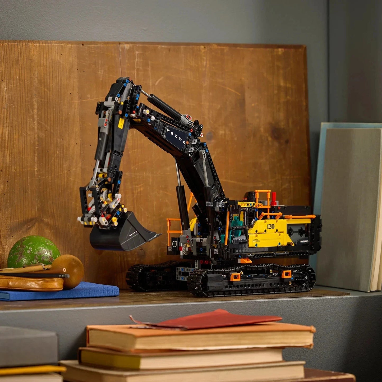 LEGO 42215 Technic Volvo EC500 Hybrid Excavator Brand New Sealed