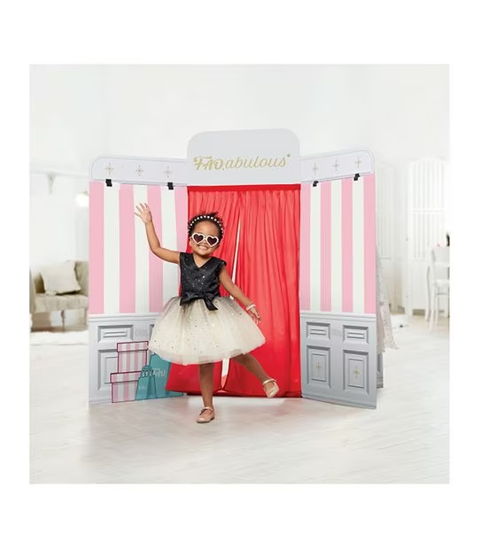 FAO Schwarz Style Runway 4-sided Fashion Show Playset ages 3+