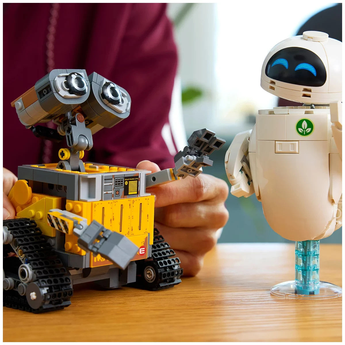 LEGO Disney Pixar 43279 WALL-E & EVE