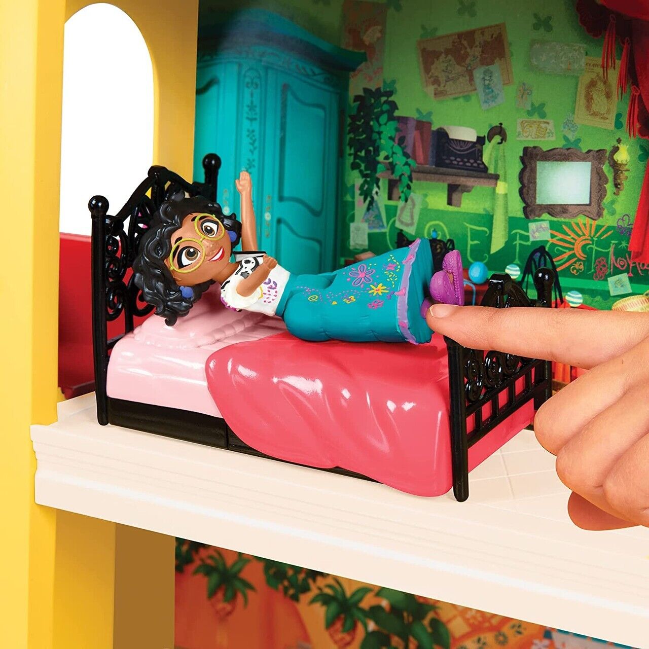 Disney Encanto Magical Casa Madrigal Kids Playset House Lights Sounds Mirabel