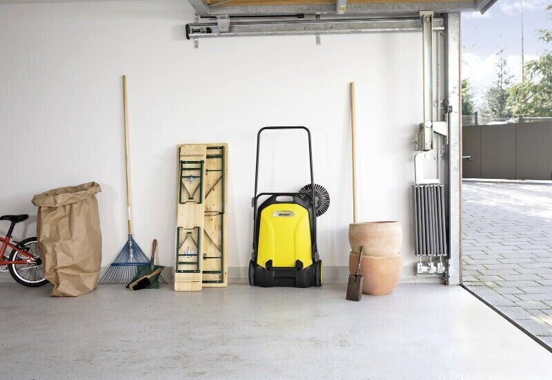 New Karcher S 4 Outdoor Mechanical Push Sweeper Cordless 20L S4 1.766-320.0