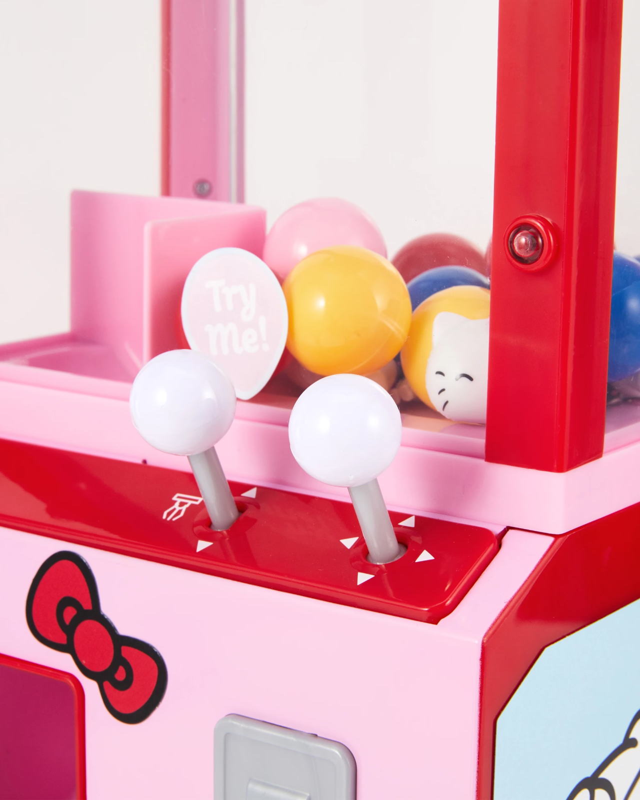 SANRIO Hello Kitty Friends Vending Arcade Claw Candy Grabber Prize Machine Game