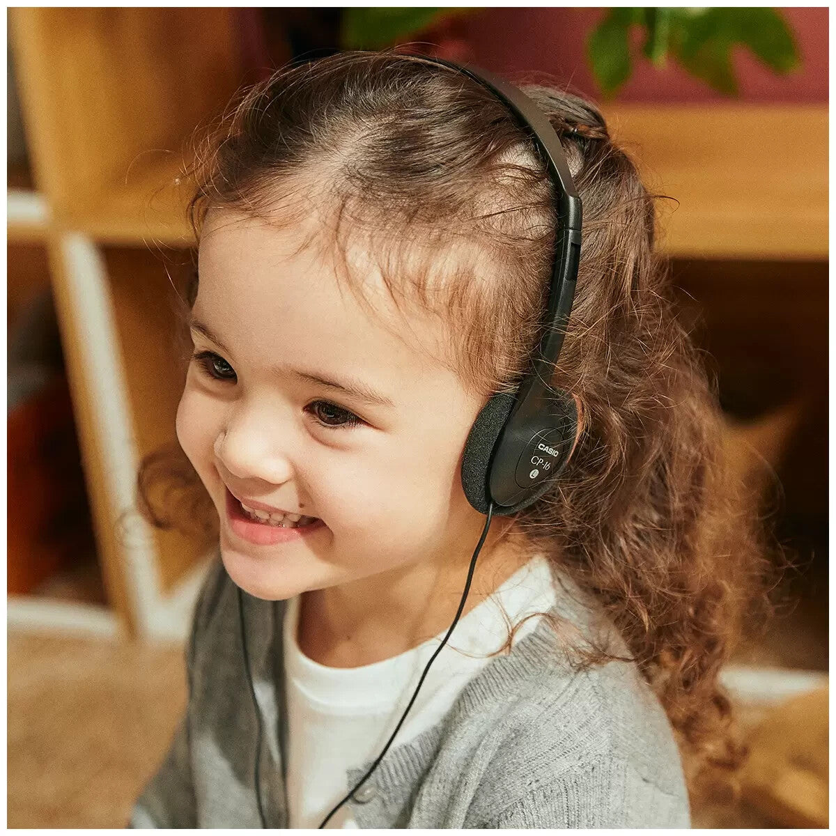 Casio Casiotone SA81 44-Key Musical Portable Mini Electric Keyboard Black