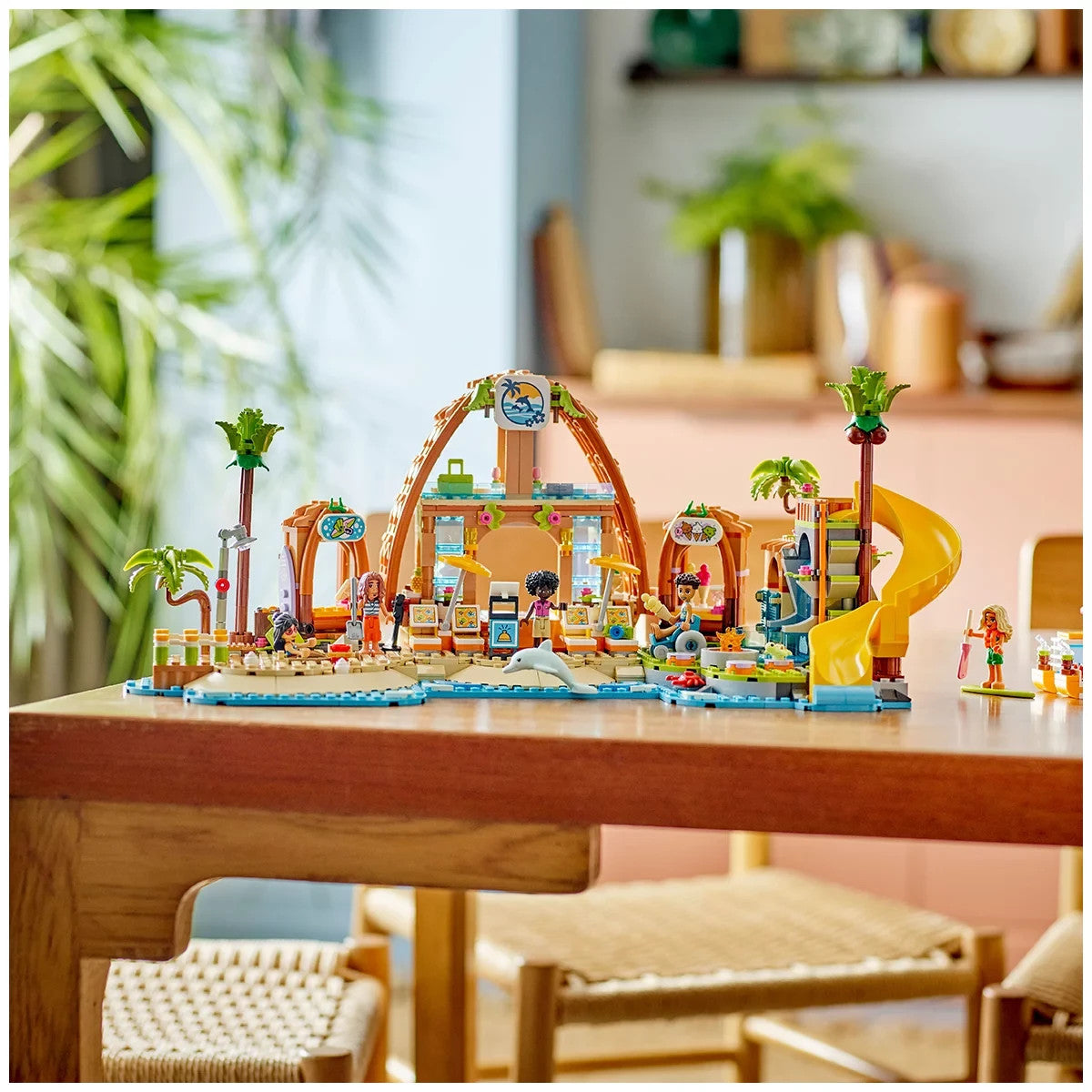 LEGO Friends 42673: Family Holiday Beach Resort