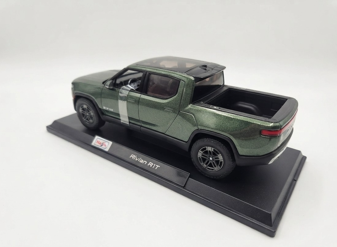 Maisto 1:18 Diecast Special Edition Car – Rivian R1T (Green)