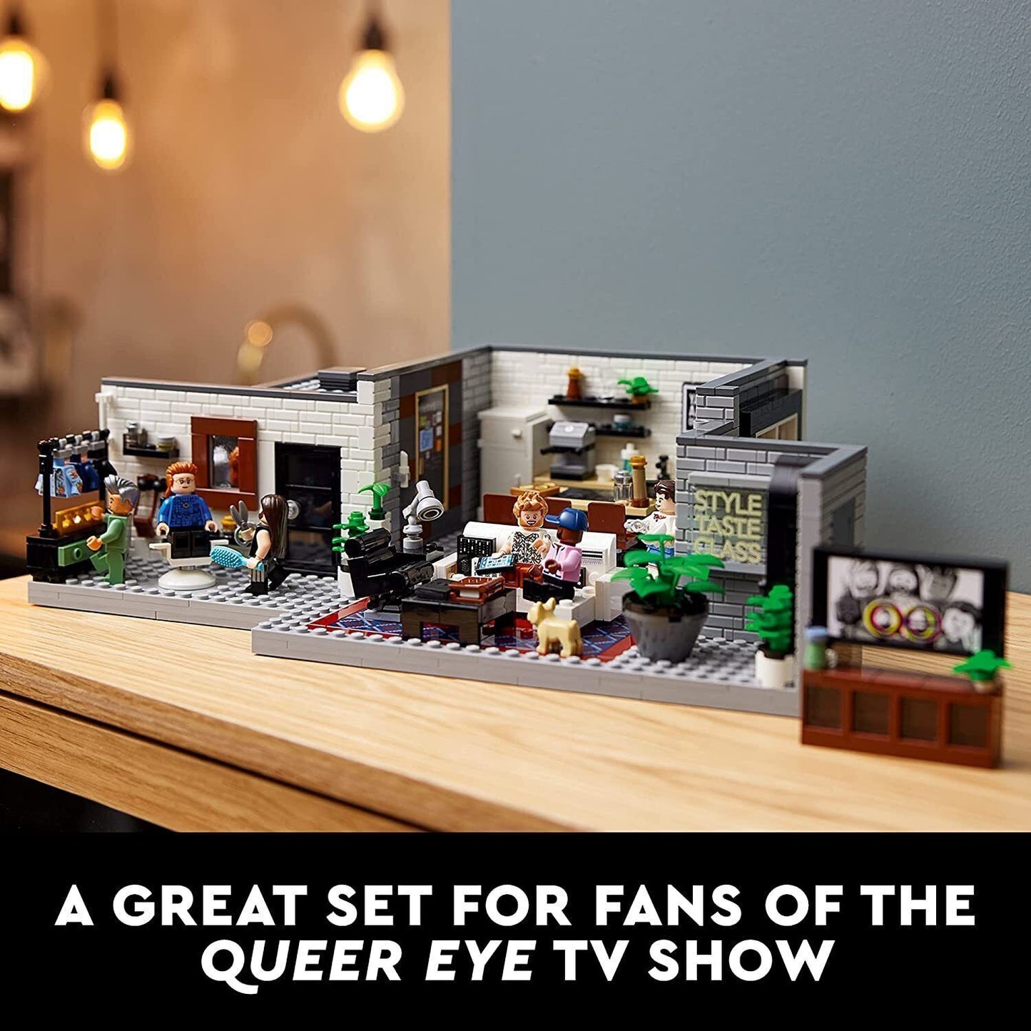 LEGO Icons 10291 Queer Eye - The Fab 5 Loft 