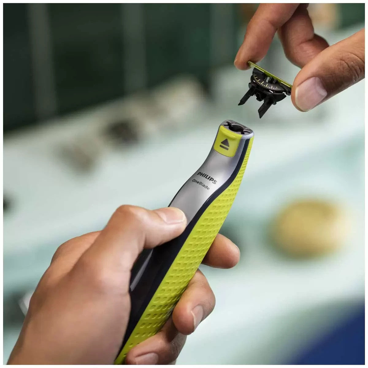 Philips OneBlade Face PRO 360 Bundle 12 Length Precision Comb 2X Blade