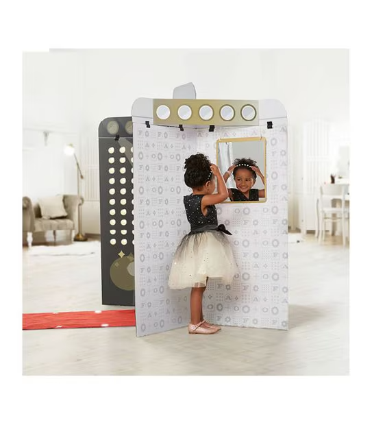 FAO Schwarz Style Runway 4-sided Fashion Show Playset ages 3+
