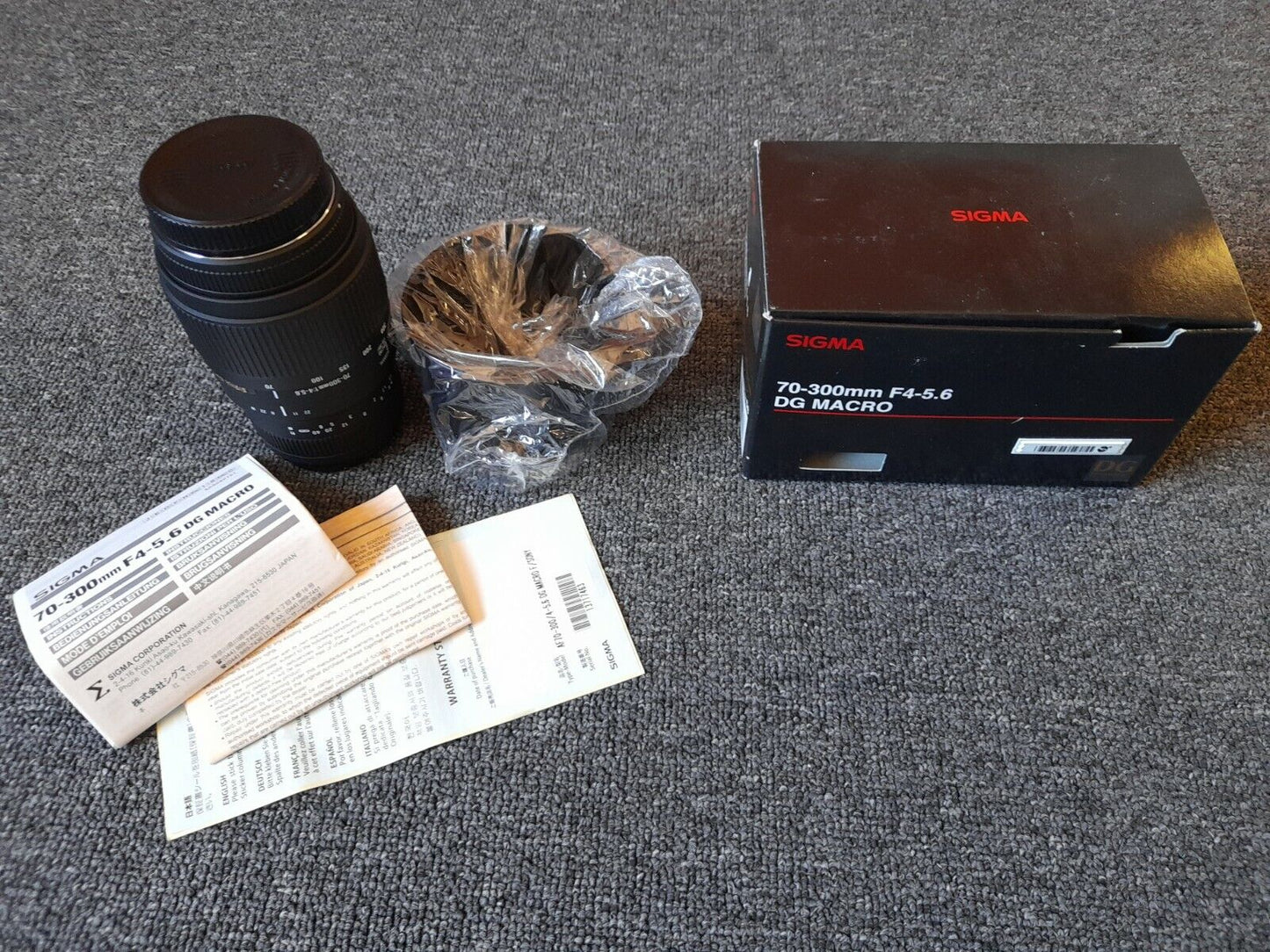SIGMA 70-300mm F4-5.6 DG Macro Lens for Sony from Japan 