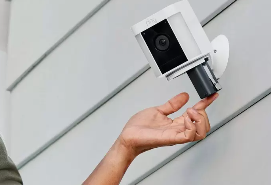 Ring Stick Up Cam Battery 3 Pack (White) + Spotlight Cam Plus Battery (White)