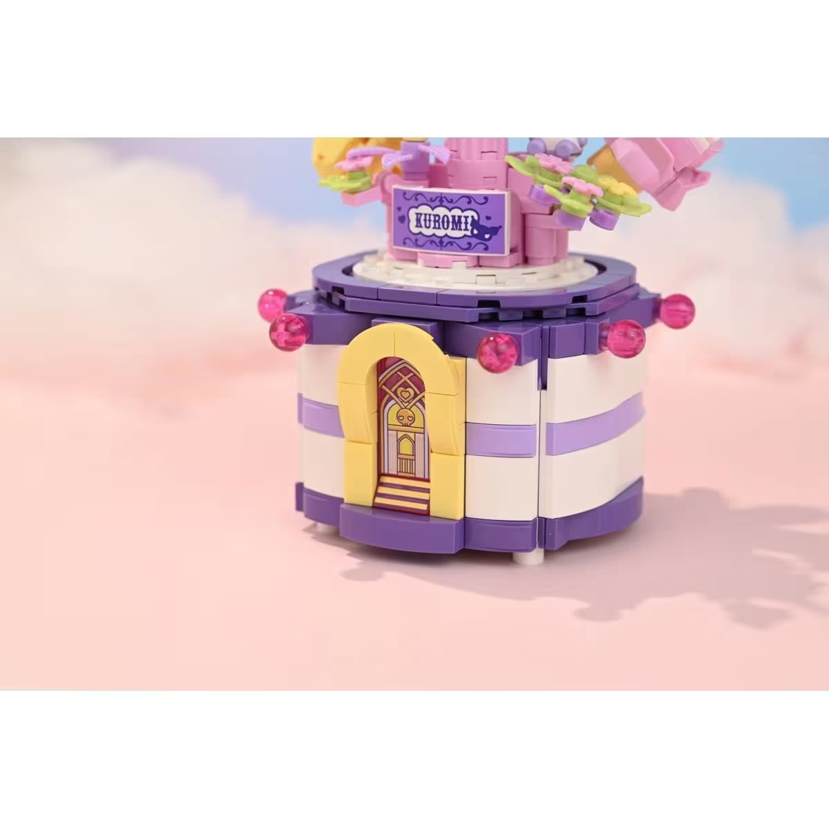 KeepPlay Sanrio Kuromi Sugar Bomb Music Box 328-Piece Building Bricks Playset
