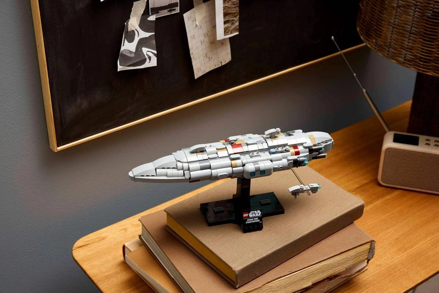LEGO 75405 Star Wars Home One Starcruiser