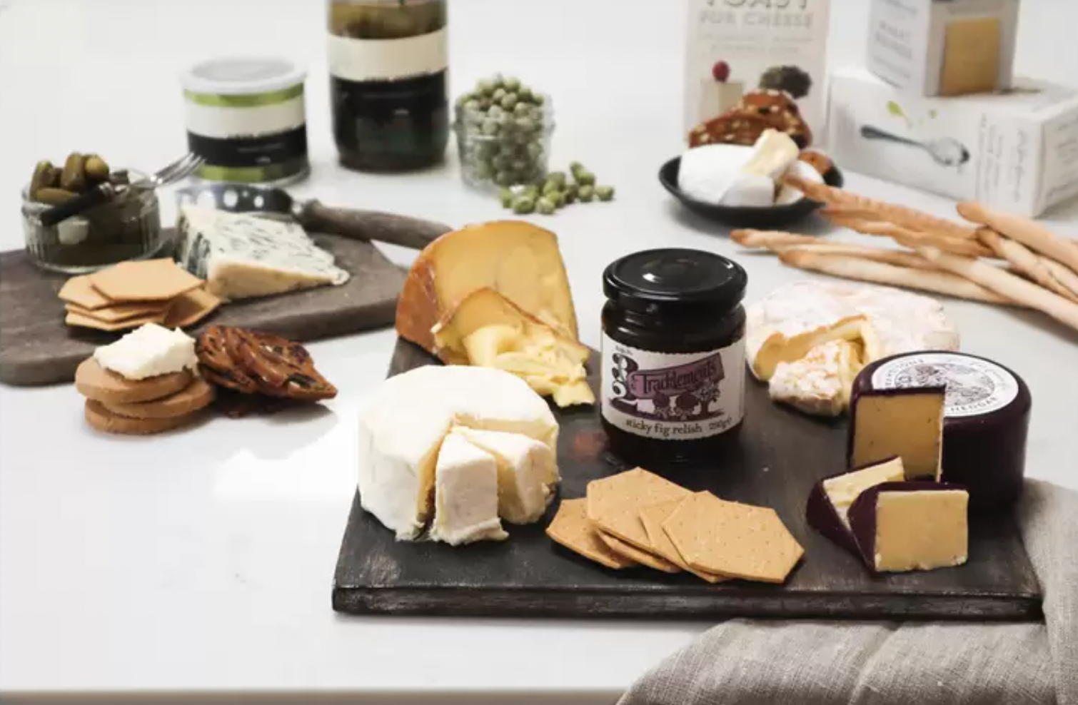 Entertainer's Cheese Selection Christmas Hamper Gift Assortment Set
