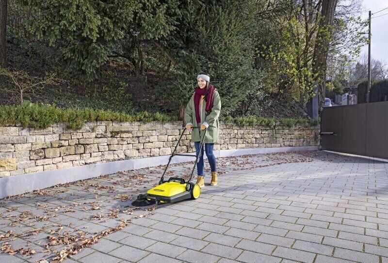 New Karcher S 4 Outdoor Mechanical Push Sweeper Cordless 20L S4 1.766-320.0