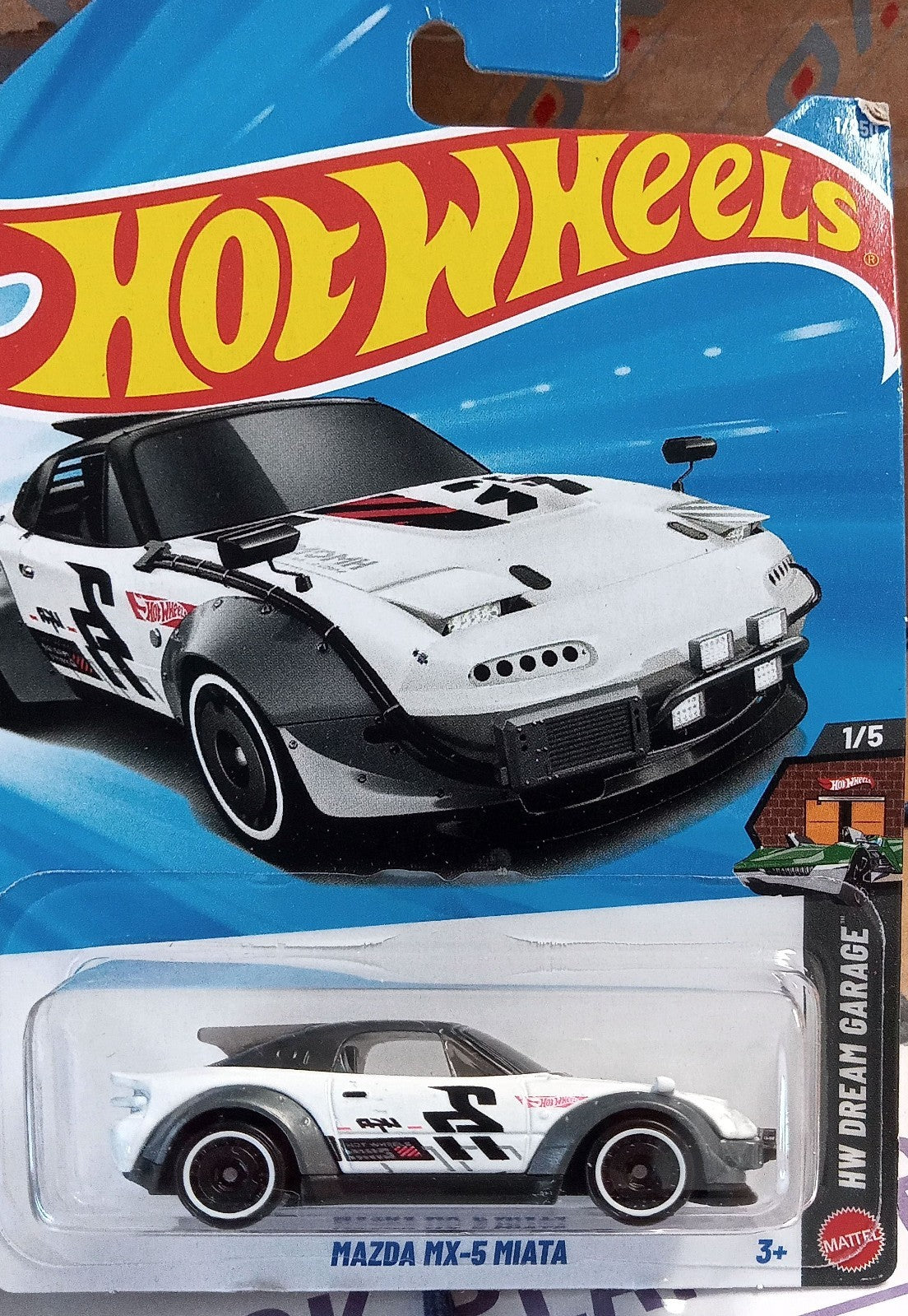 Hot Wheels Dream Garage 1/5 - Mazda MX-5 Miata White 1/250