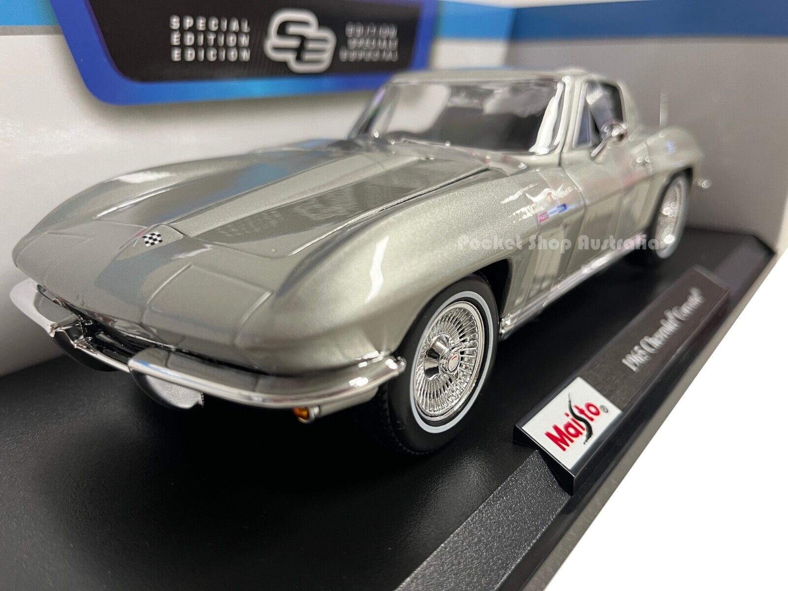 Maisto 1965 Chevrolet Corvette - Grey - 1:18 Diecast Classic Muscle Car