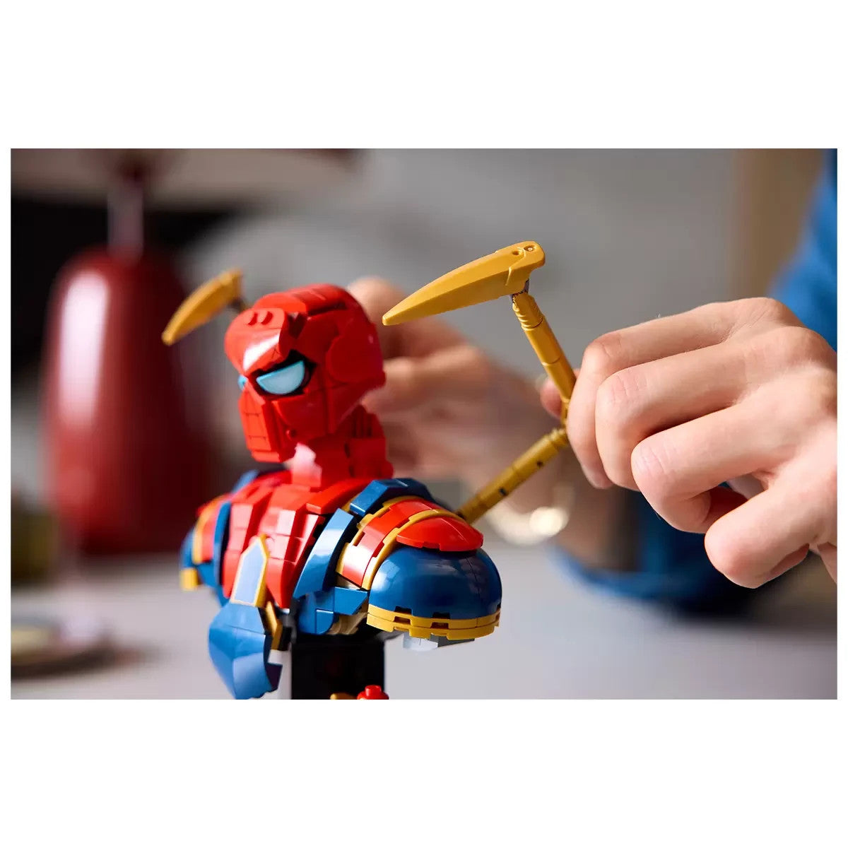 LEGO Marvel Iron Spider-Man Bust 76326