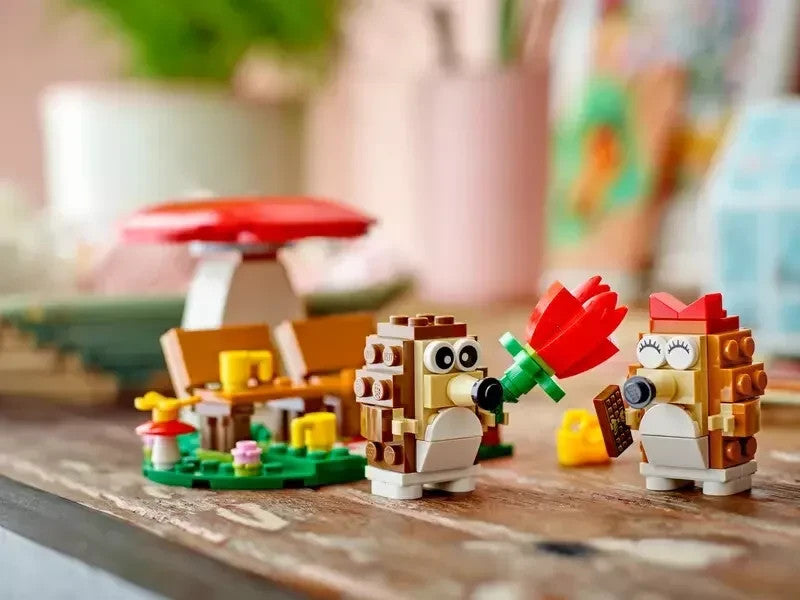 LEGO SEASONAL  | NEW | Hedgehog Picnic Date (40711) Perfect Valentine Gift