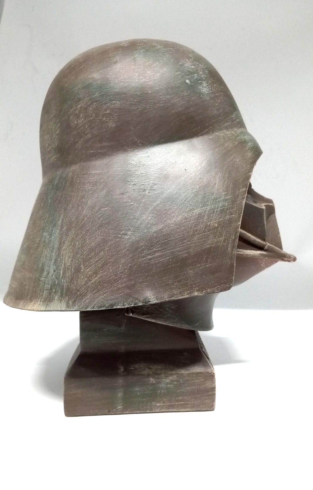 Star Wars Polyresin Helmet Statue – Darth Vader