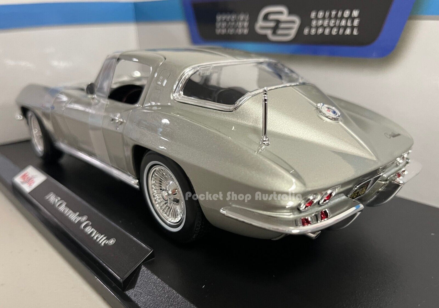 Maisto 1965 Chevrolet Corvette - Grey - 1:18 Diecast Classic Muscle Car