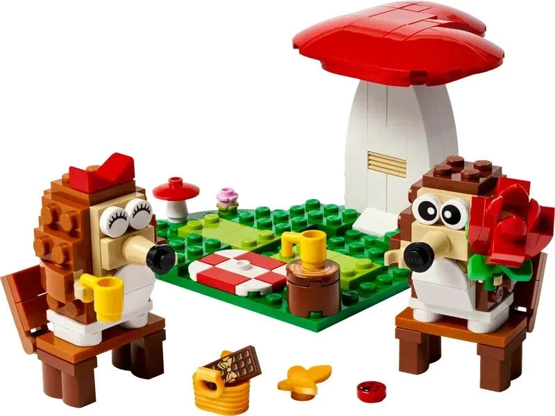 LEGO SEASONAL  | NEW | Hedgehog Picnic Date (40711) Perfect Valentine Gift