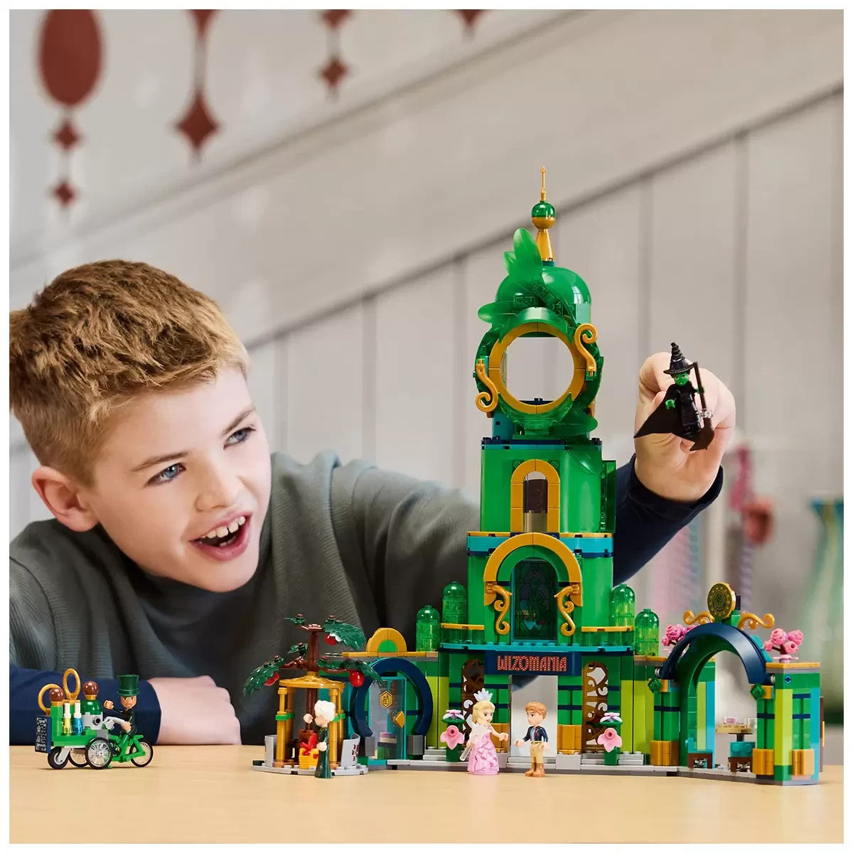 LEGO 75684 Wicked - Welcome to Emerald City