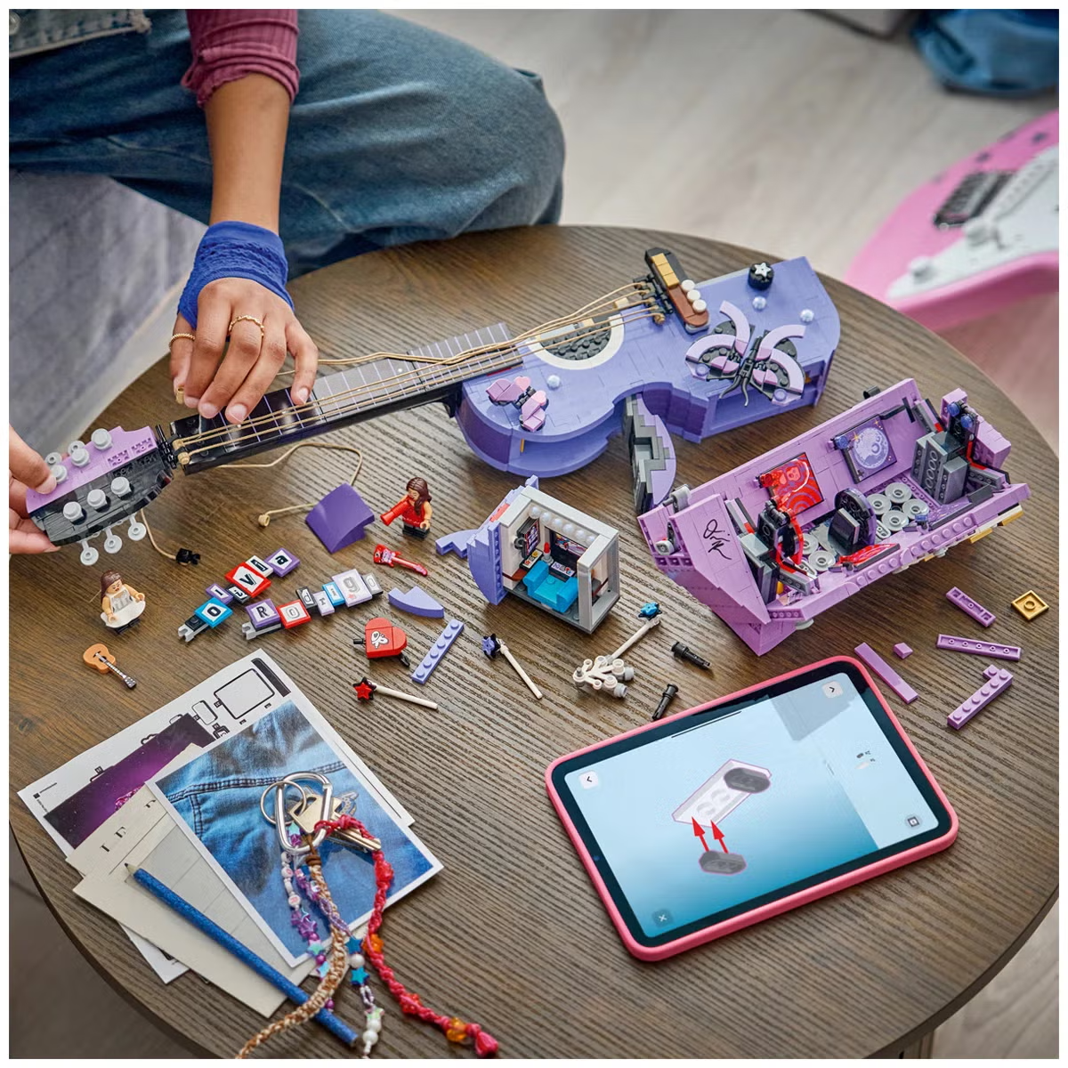 LEGO Editions 43031 – Olivia Rodrigo’s Dual Guitar