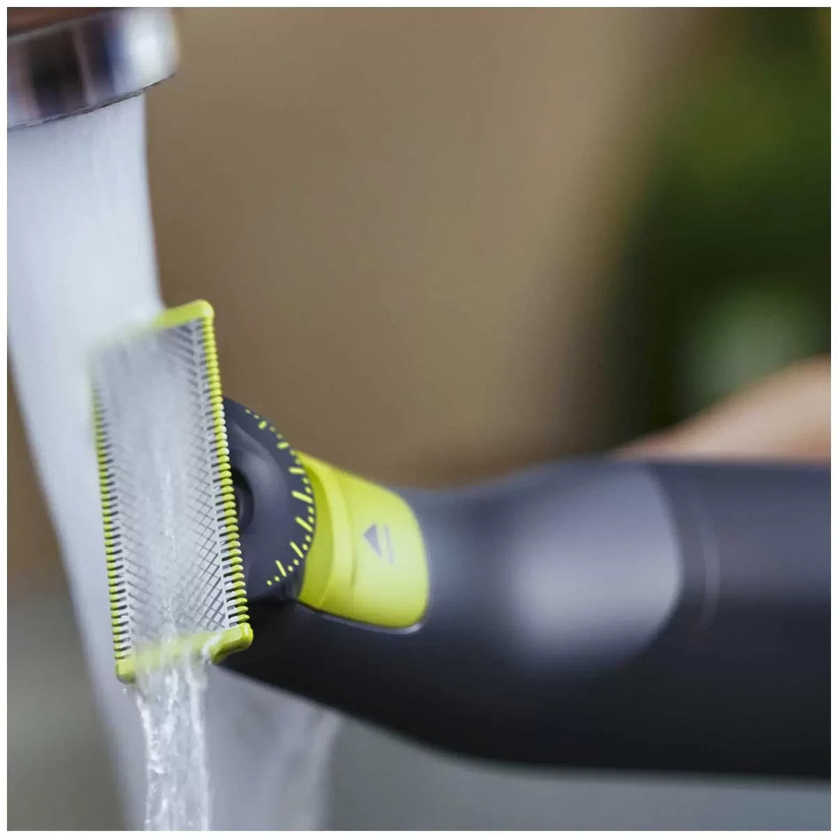 Philips OneBlade Face PRO 360 Bundle 12 Length Precision Comb 2X Blade