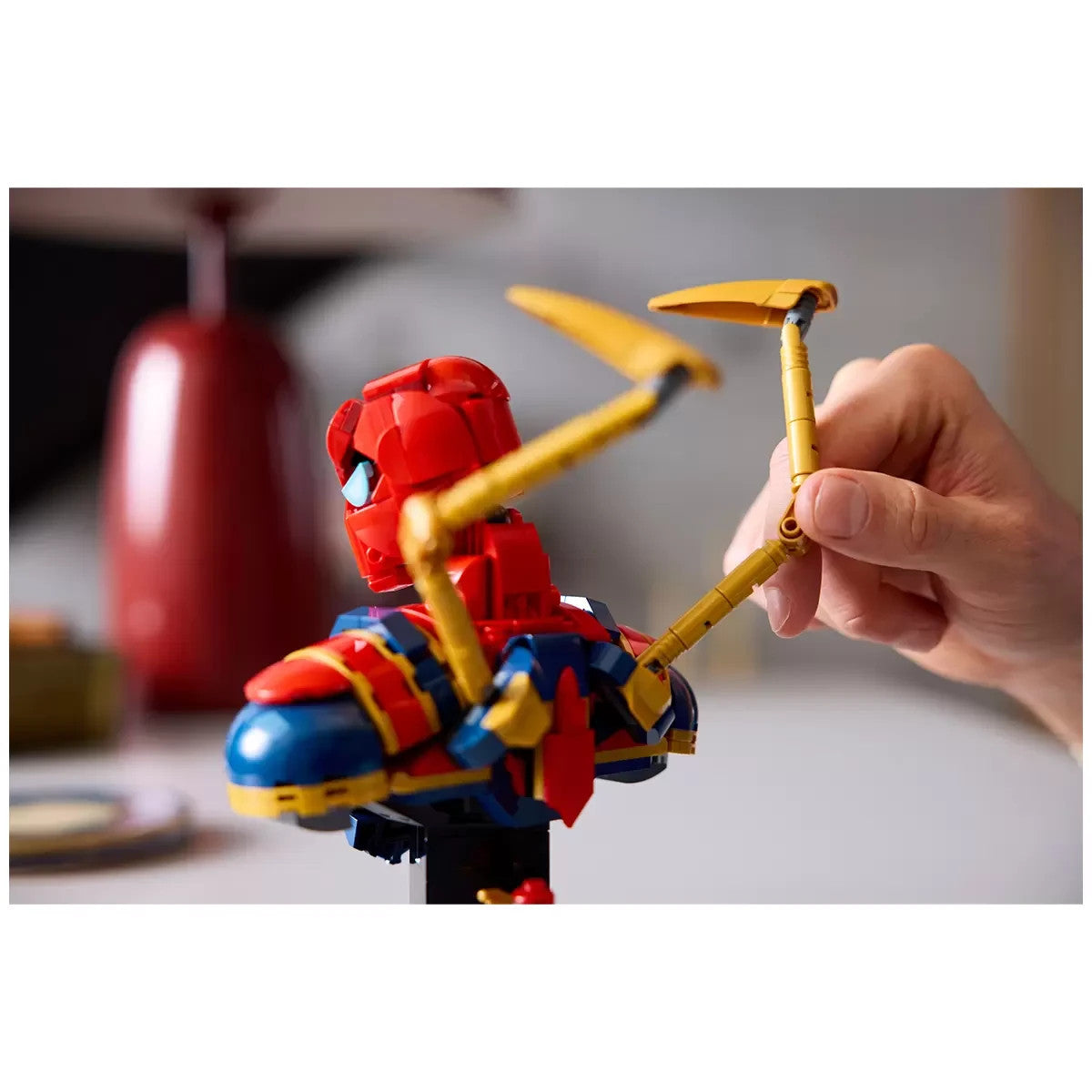 LEGO Marvel Iron Spider-Man Bust 76326