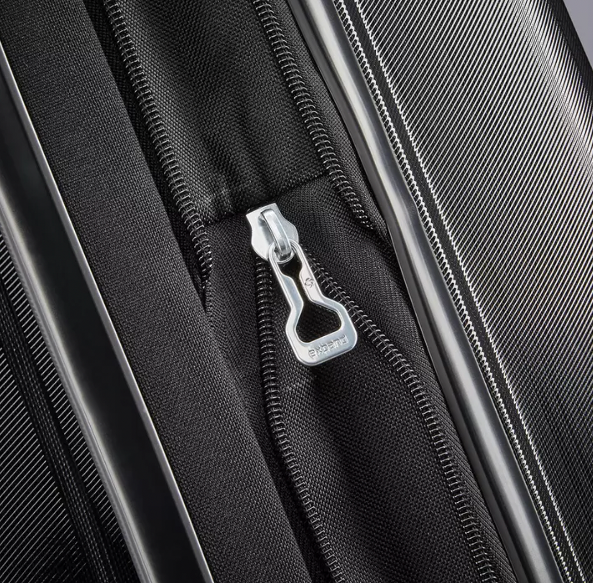 Samsonite Pivot Hub Spinner Luggage Black