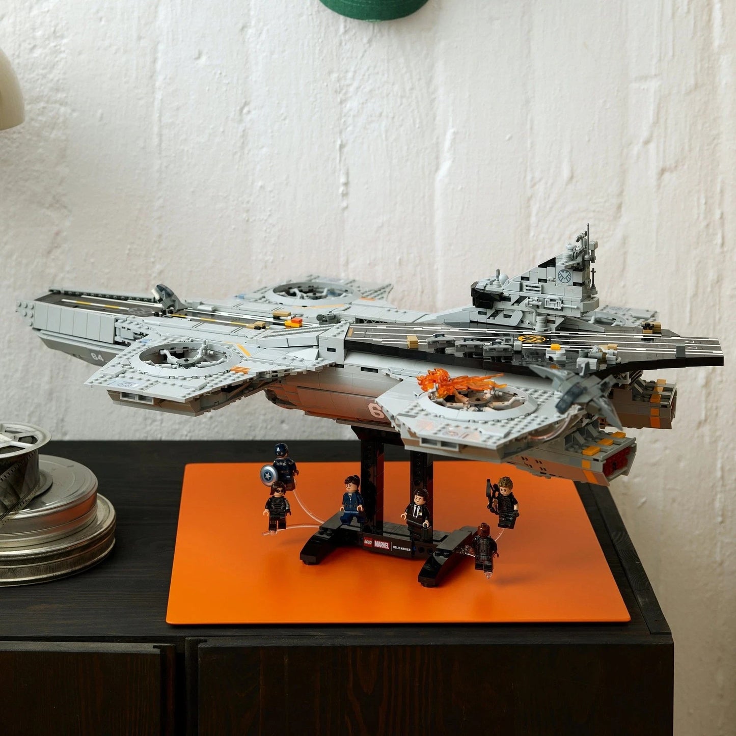 LEGO Super Heroes: Marvel S.H.I.E.L.D. Helicarrier (76354) use eBay code $50 Off