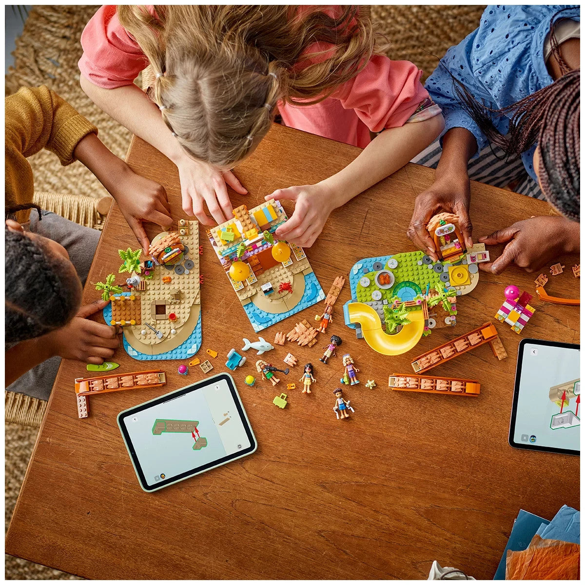 LEGO Friends 42673: Family Holiday Beach Resort