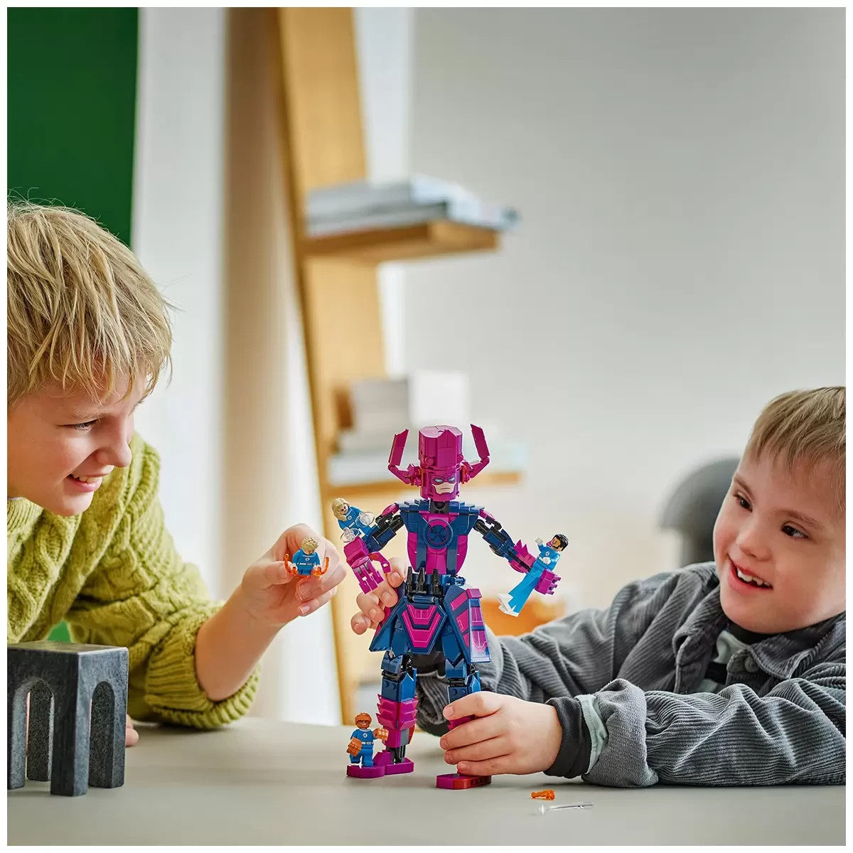 LEGO 76316 Marvel Super Heroes Fantastic Four vs. Galactus Construction Figure