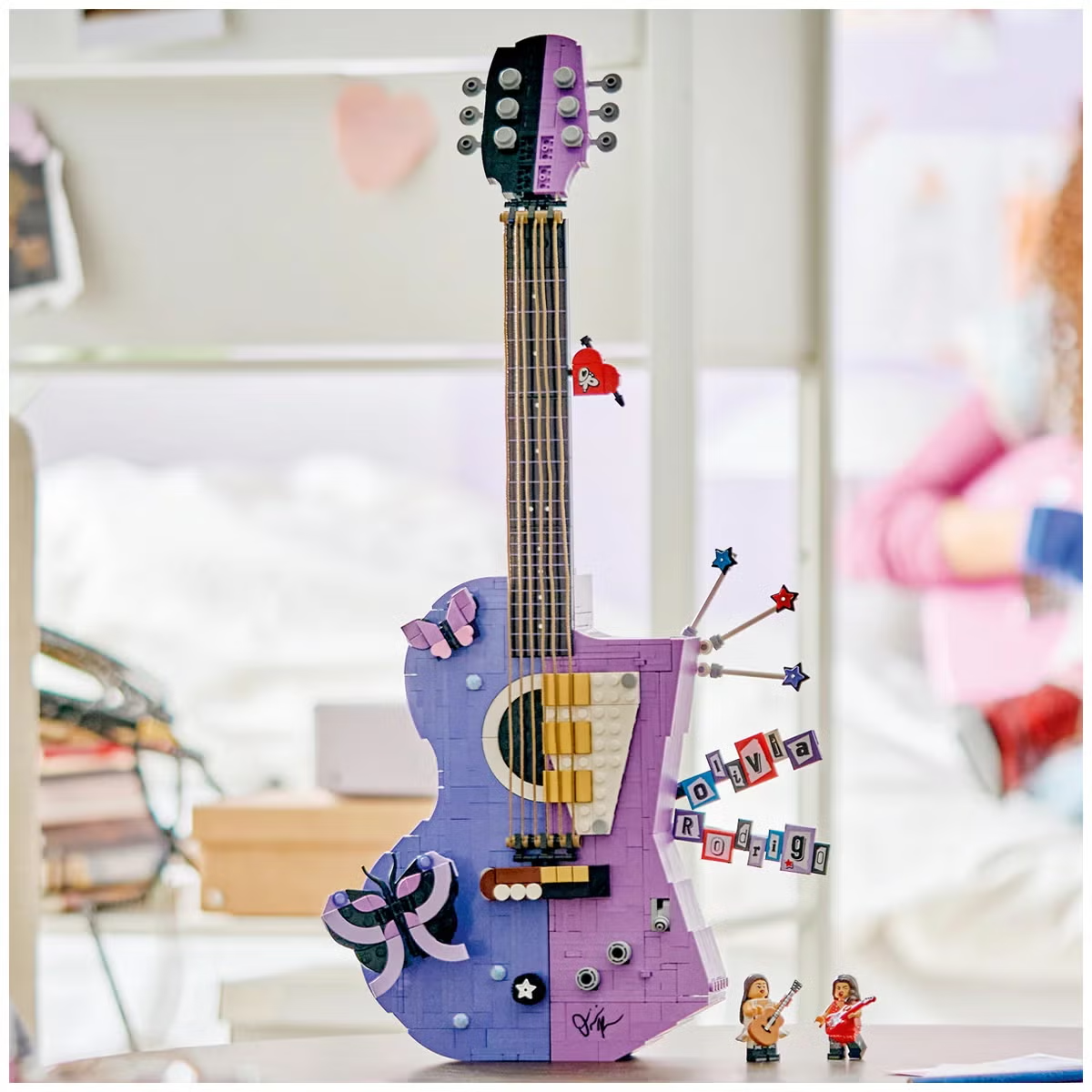 LEGO Editions 43031 – Olivia Rodrigo’s Dual Guitar