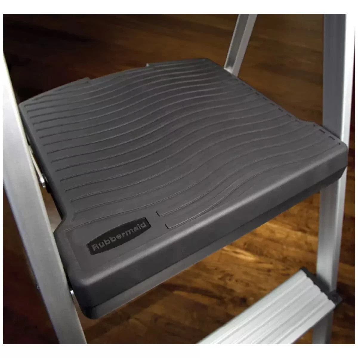 Rubbermaid 3 Step Ultra-Light Aluminum Stool Plastic Top Step 102kg Capacity