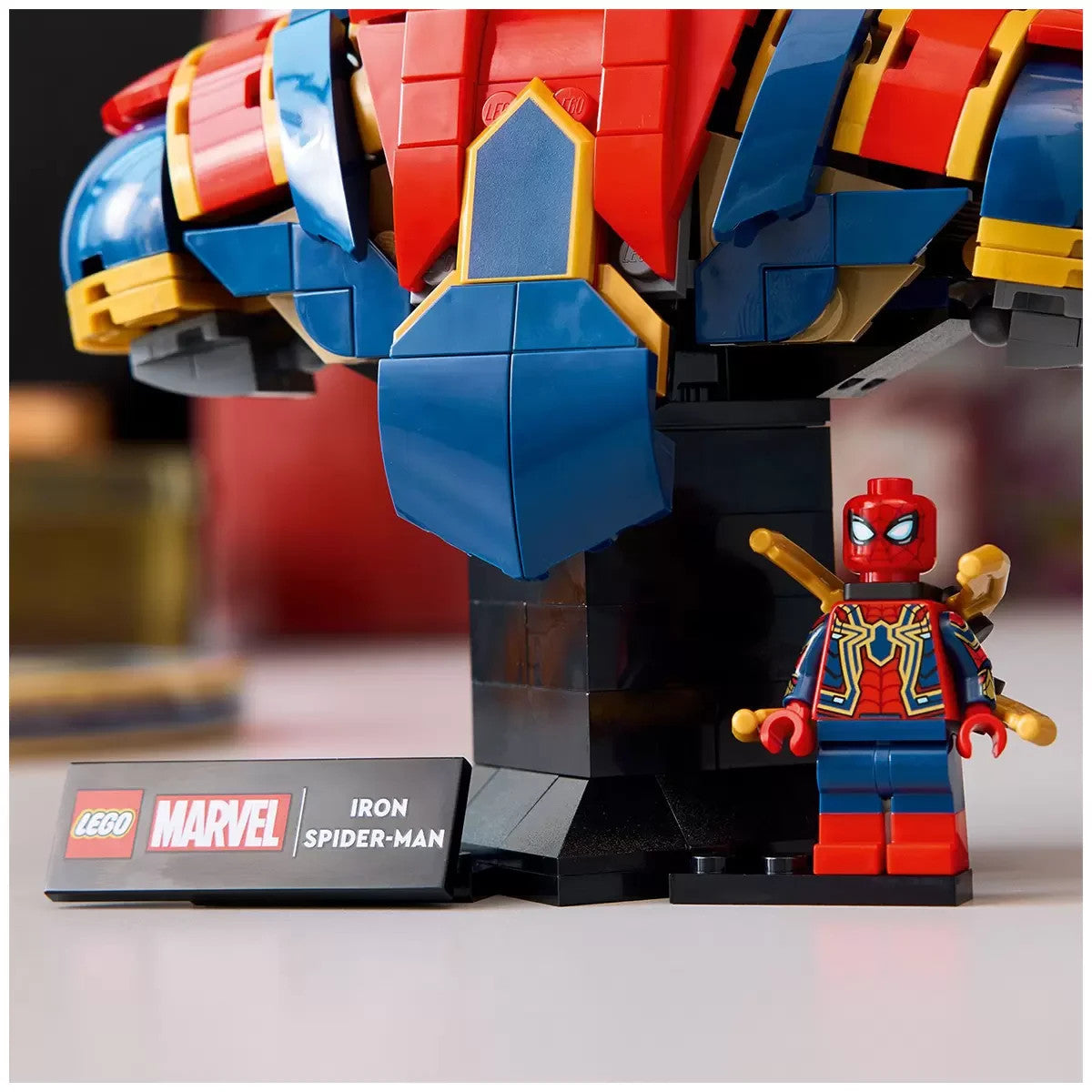 LEGO Marvel Iron Spider-Man Bust 76326