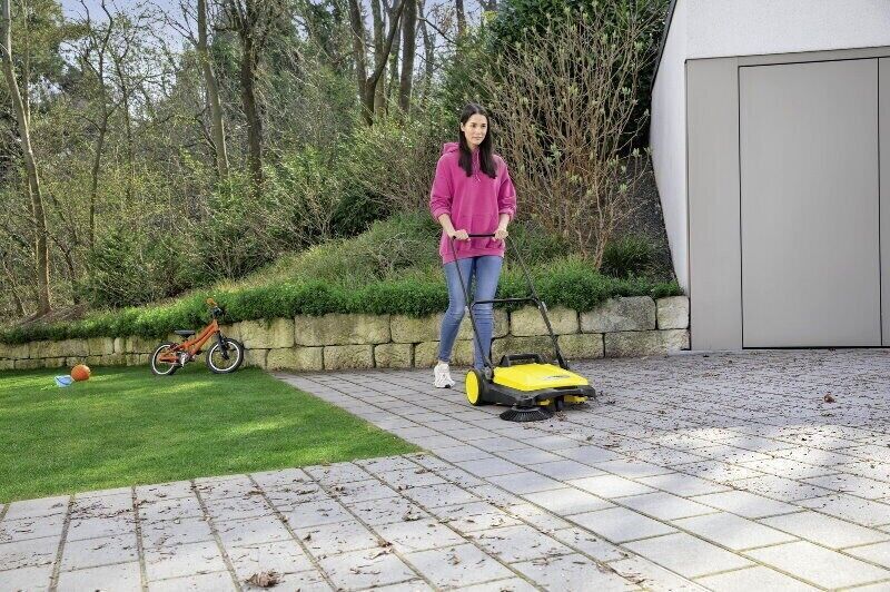 New Karcher S 4 Outdoor Mechanical Push Sweeper Cordless 20L S4 1.766-320.0