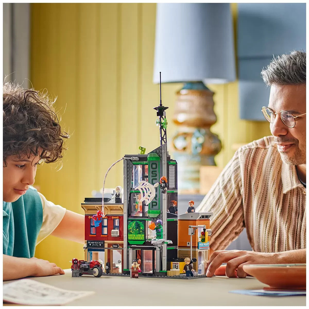 LEGO Marvel 76324: Spider-Man vs. Oscorp