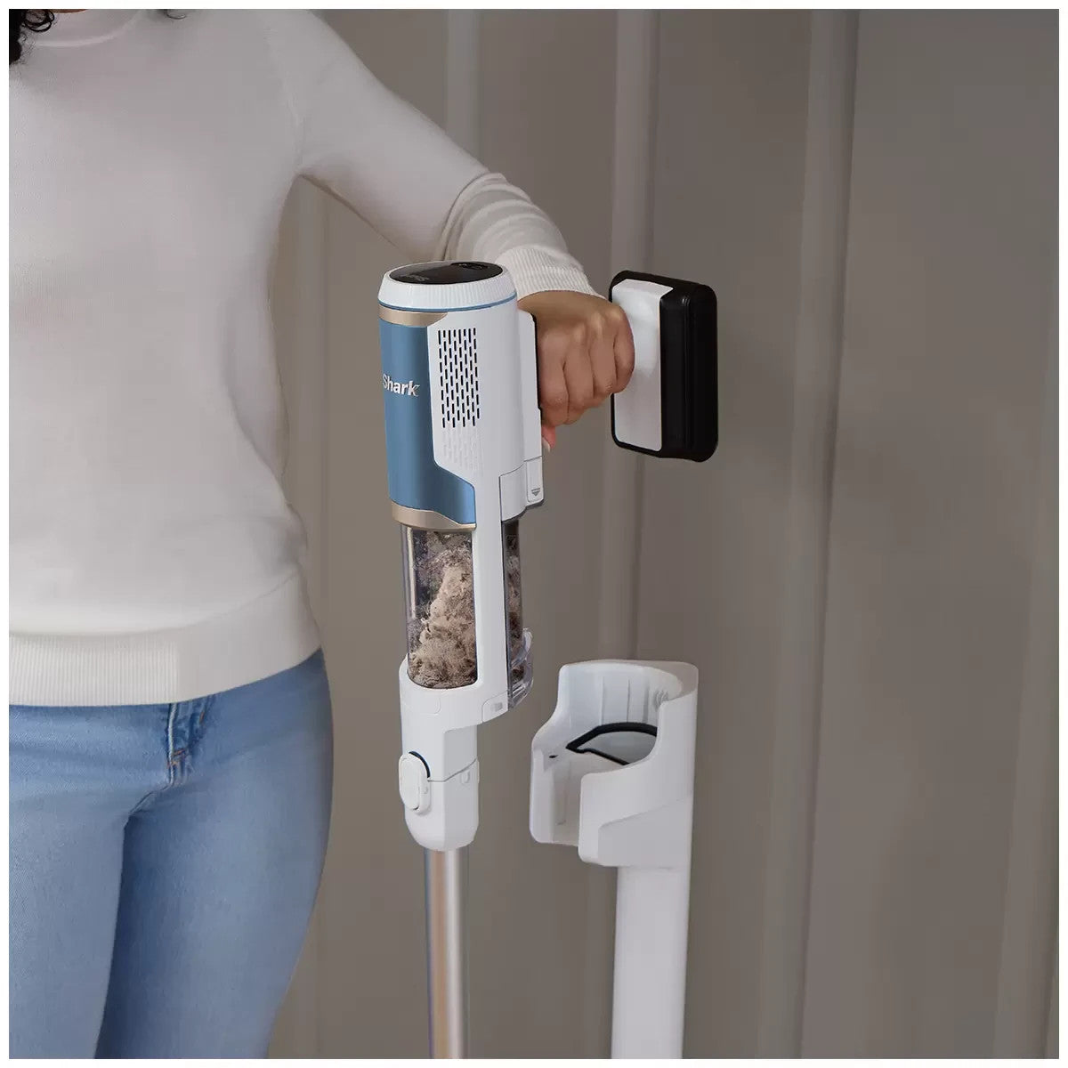 Shark Clean And Empty Cordless Stick Vacuum BU3521ANZ