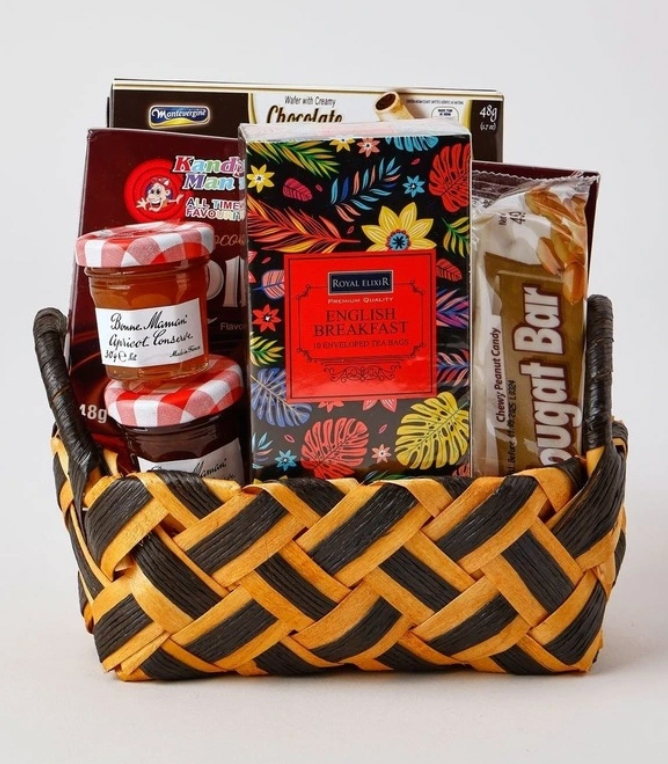 Christmas, Birthday, Anniversary, Party Mixed Delight Hamper - Assorted*