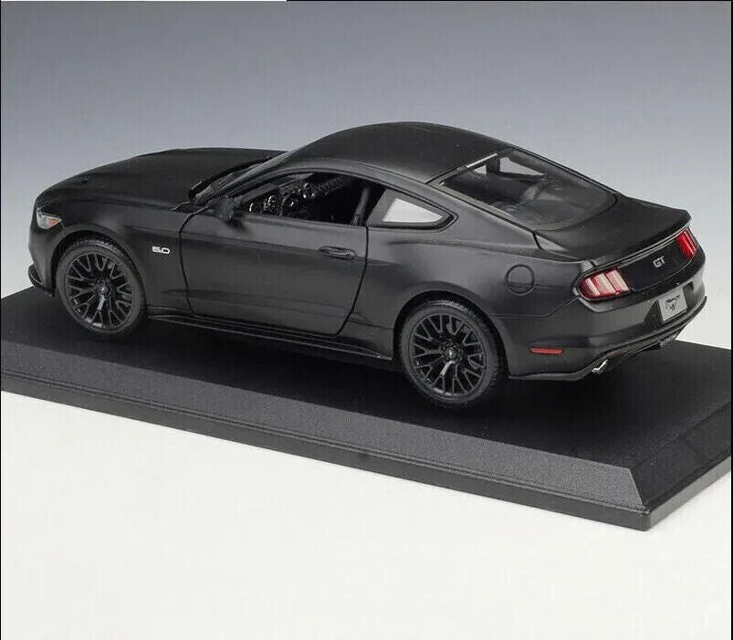 Maisto 2015 Ford Mustang GT 1/18 Scale Diecast Model Metallic Dark Grey
