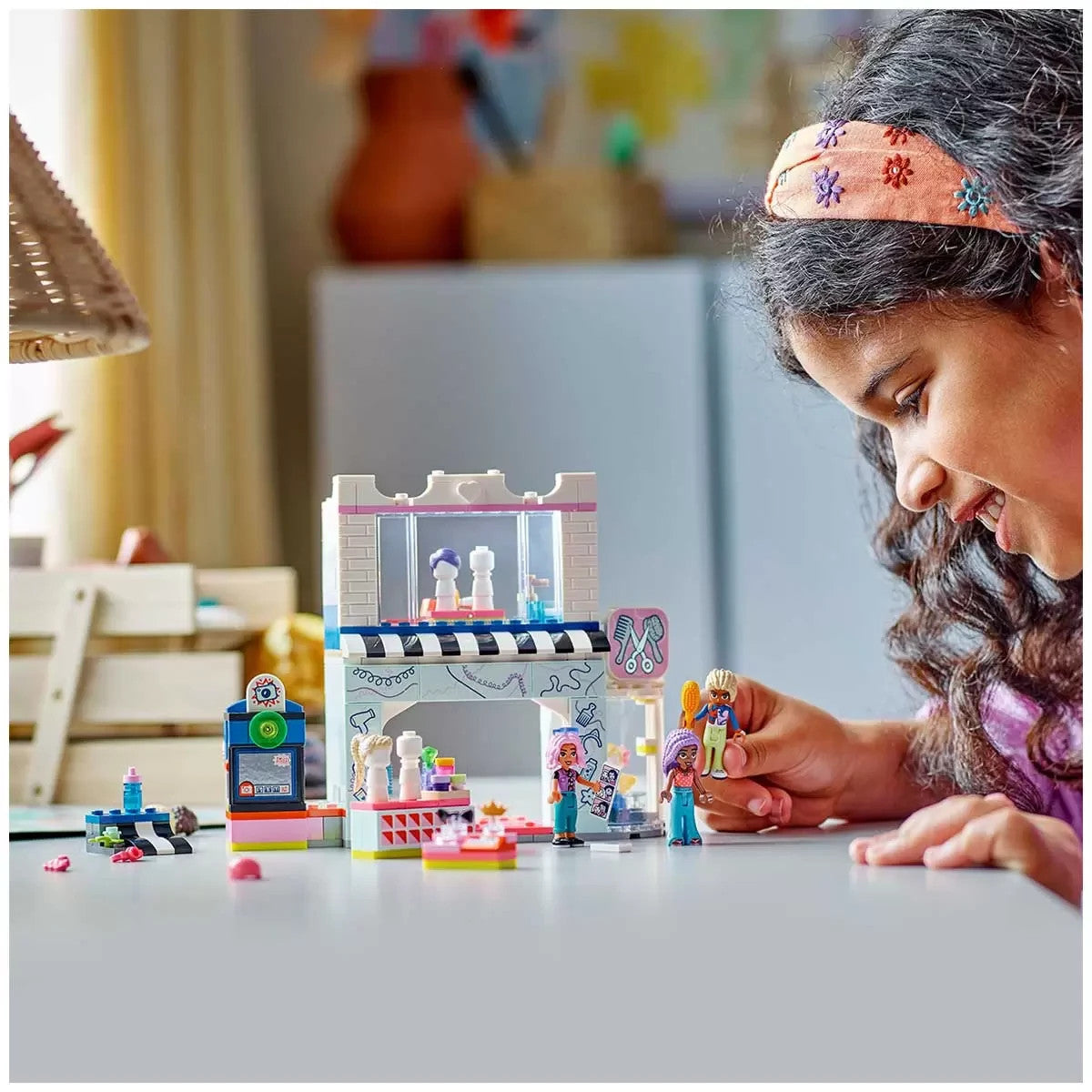 LEGO Friends 42662: Hair Salon and Accessories Shop
