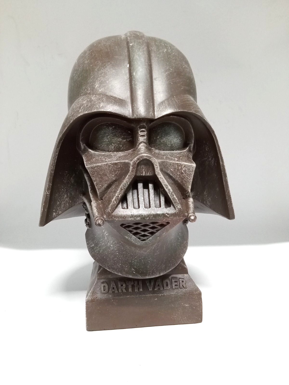 Star Wars Polyresin Helmet Statue – Darth Vader